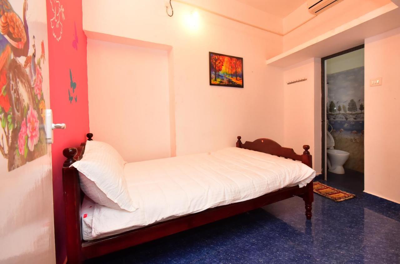 Villa Betty Beach Front 蓬蒂切里 外观 照片