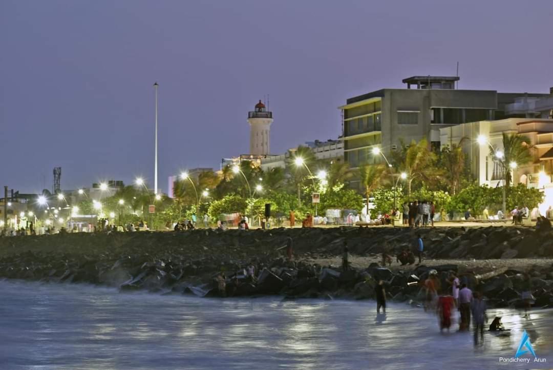 Villa Betty Beach Front 蓬蒂切里 外观 照片